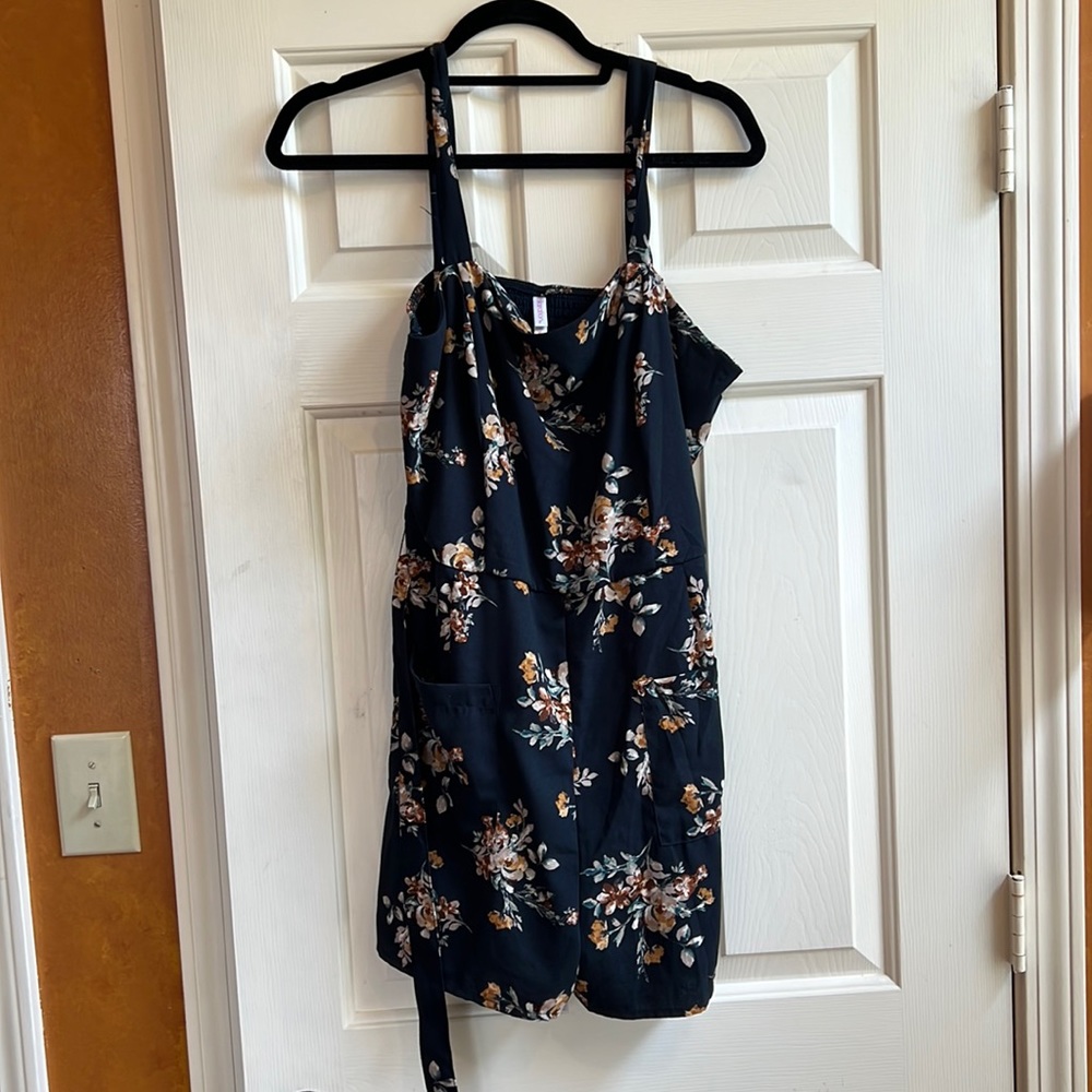 Xhilaration romper with shorts and pockets in size Xl with dark blue